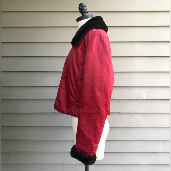 Danier Red Cropped ThemoLite Jacket Liner Bomber Black Faux Fur Collar Cuffs S/M - Picture 10 of 17